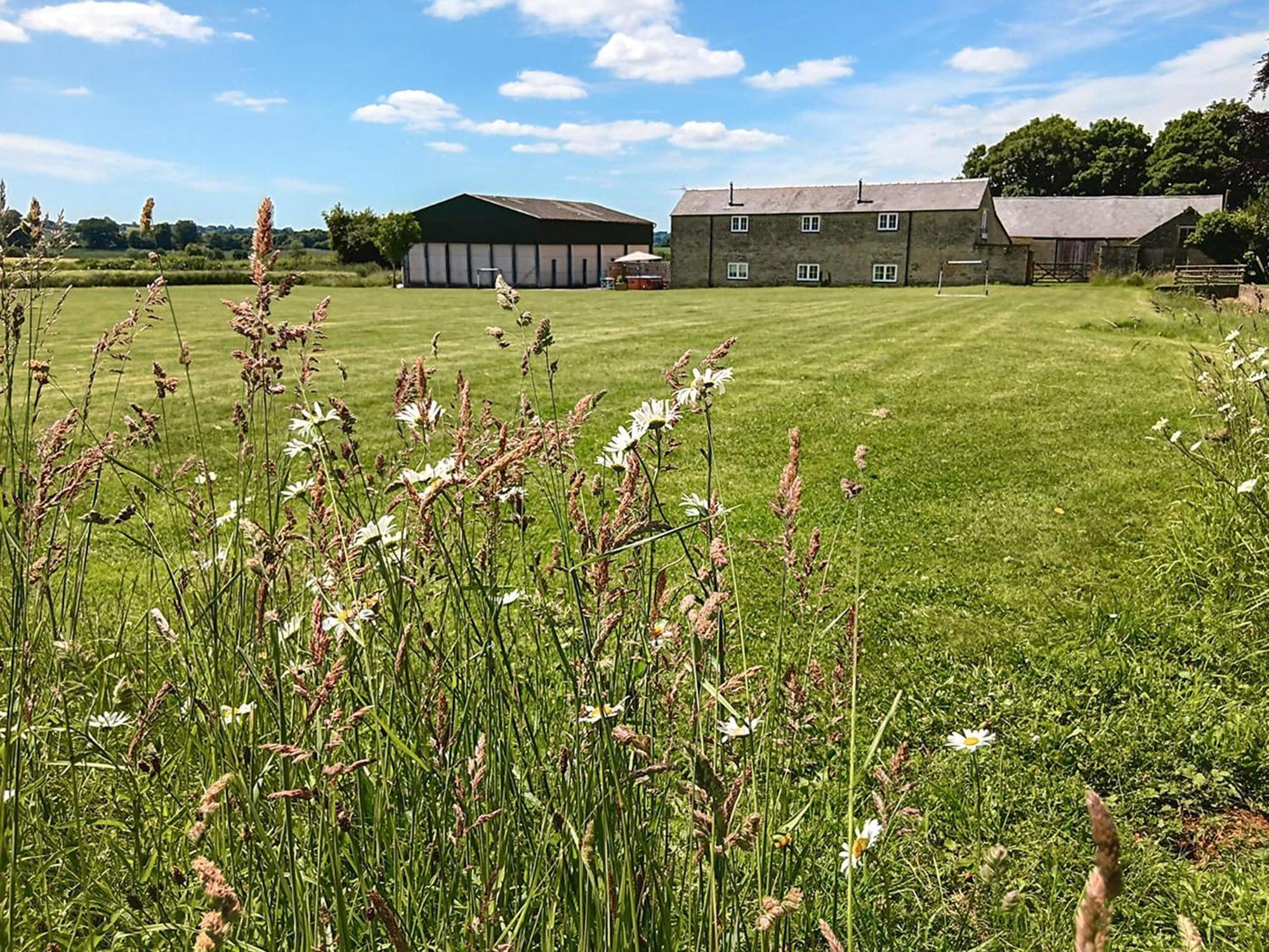 The Stalls - Nac Aynho ภายนอก รูปภาพ